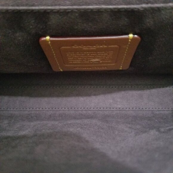 Coach Crossbody/Shoulder bag in black with gold removable chain - Picture 11 of 14